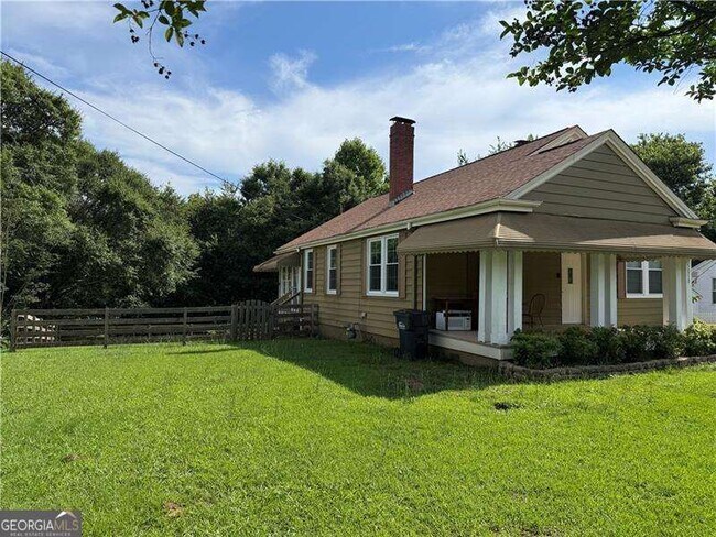 Photo - 5058 Meadows Rd SW