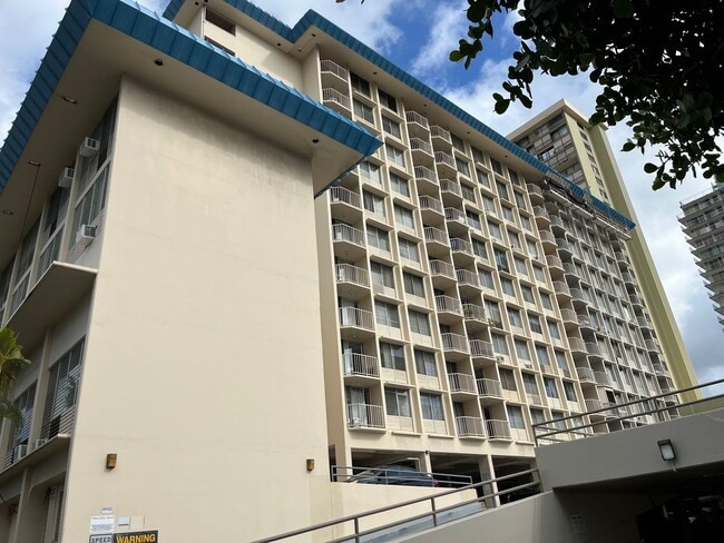 Building Photo - Maluhia Village Condo (Makiki Area) 2 bedroom, 1 bath w/1 parking - Avail 2/6.