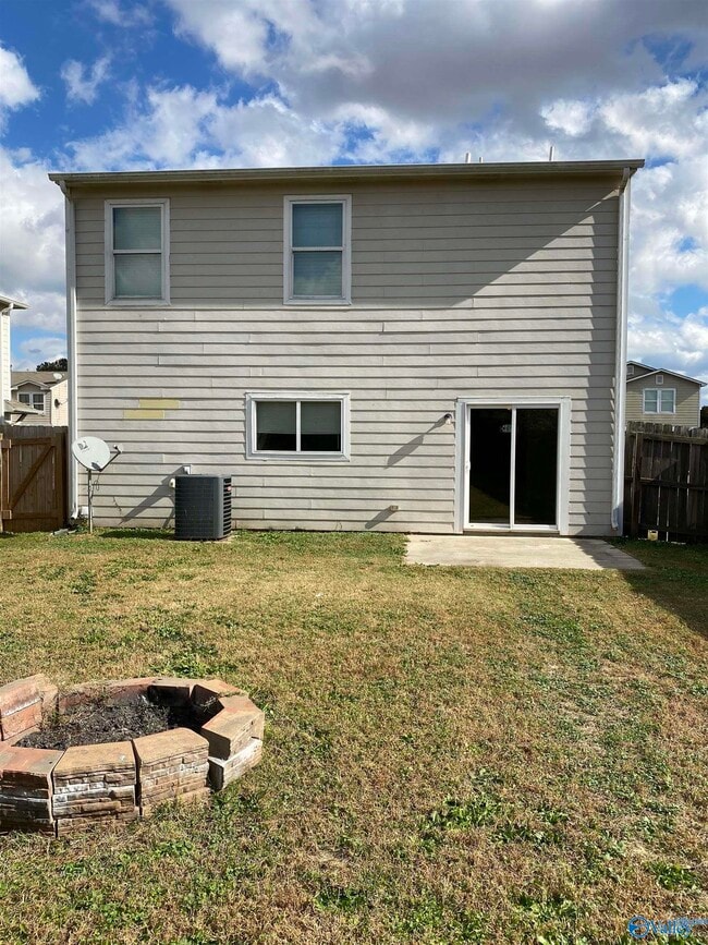 Photo - 3071 Lakeland Dr SW