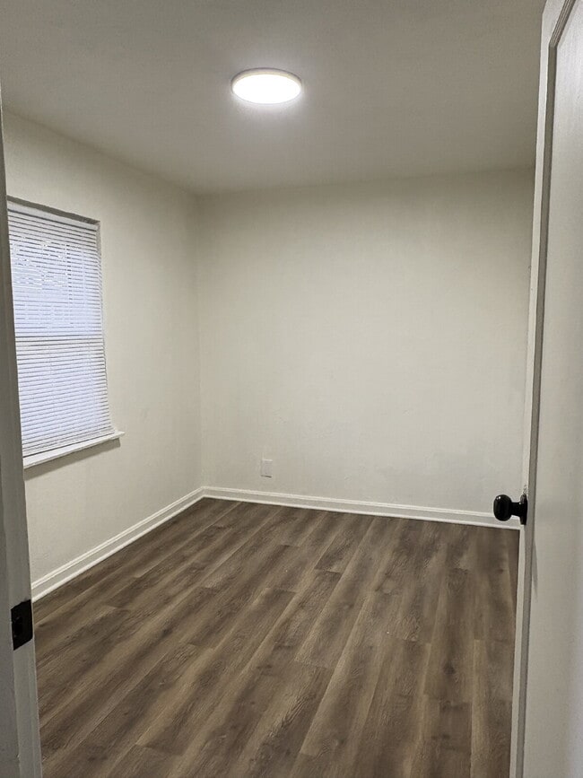 Photo - 8307 Washington St