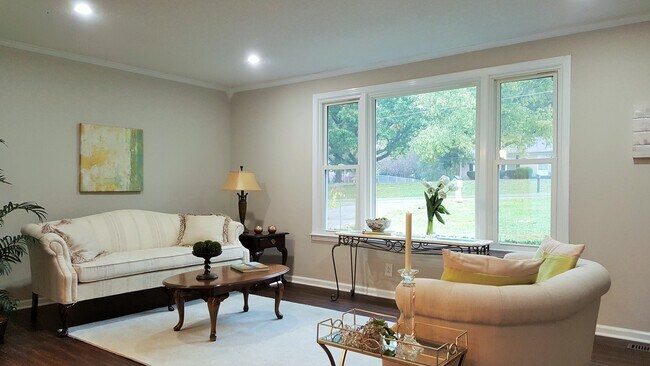 Photo - 1945 Old Russellville Pike