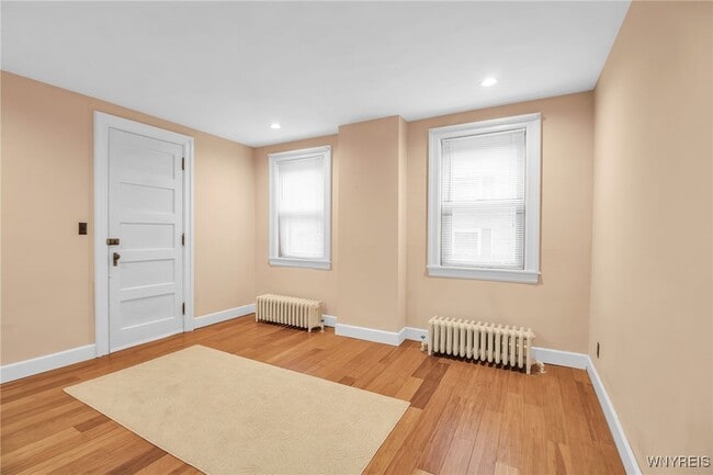 Photo - 530 Linwood Ave