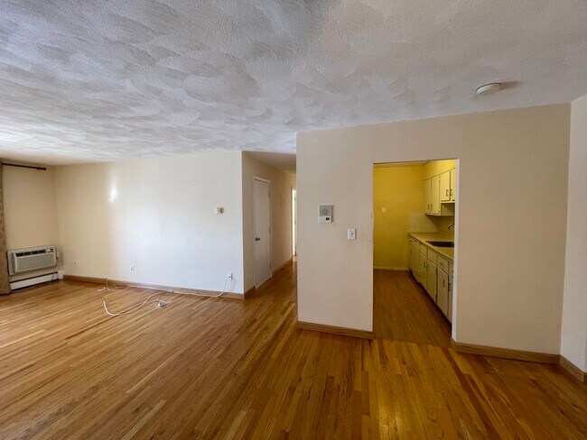 Photo - 611 Watertown St Unidad 6