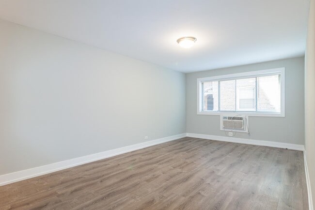 Photo - 530 W Surf St Unit 219