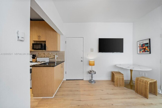 227 1st St Unidad 6