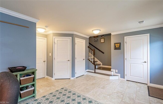 Photo - Gorgeous Tri-Level Condo