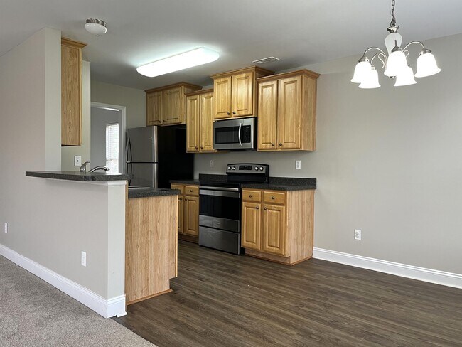 Photo - 241 Shadow Ct SW