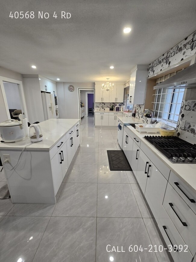 Photo - Spacious Country Living in Abbotsford