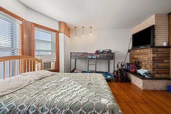 Photo - 802 Winthrop Ave Unit 3