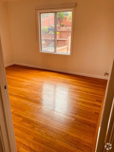 Building Photo - 550 43rd Ave Rental