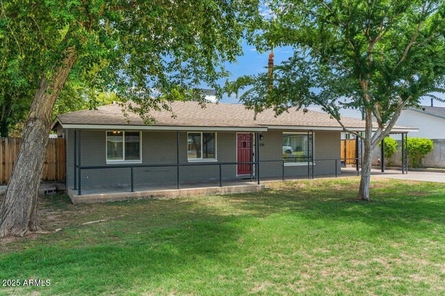 Photo - 838 E Belmont Ave