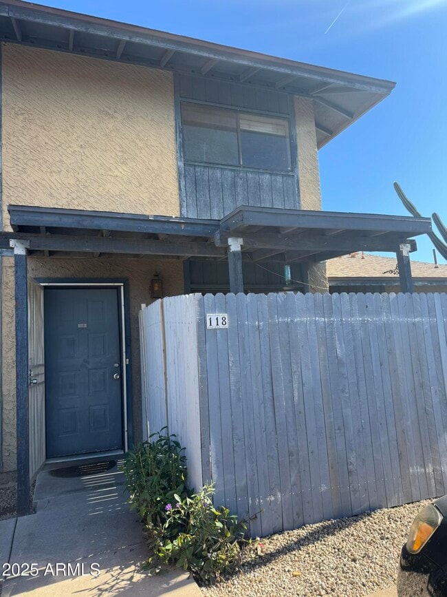 Building Photo - 286 W Palomino Dr