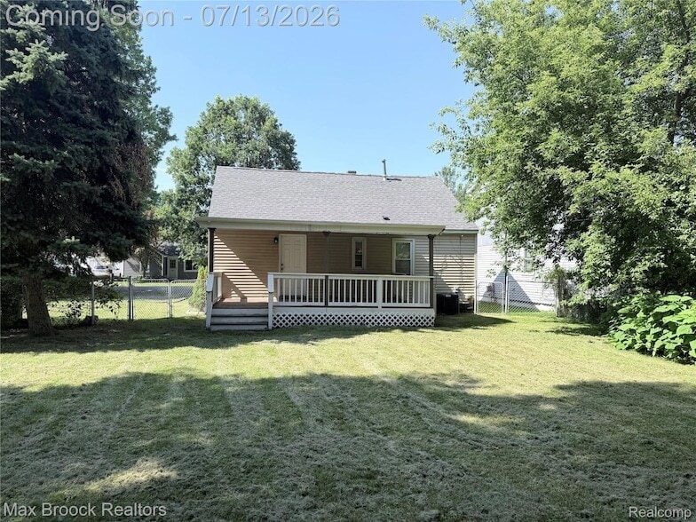 Photo - 1130 Birchwood Ave