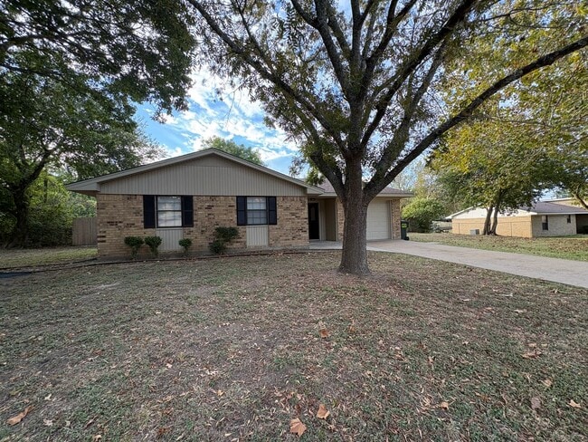 Photo - 102 Susan Kay Dr