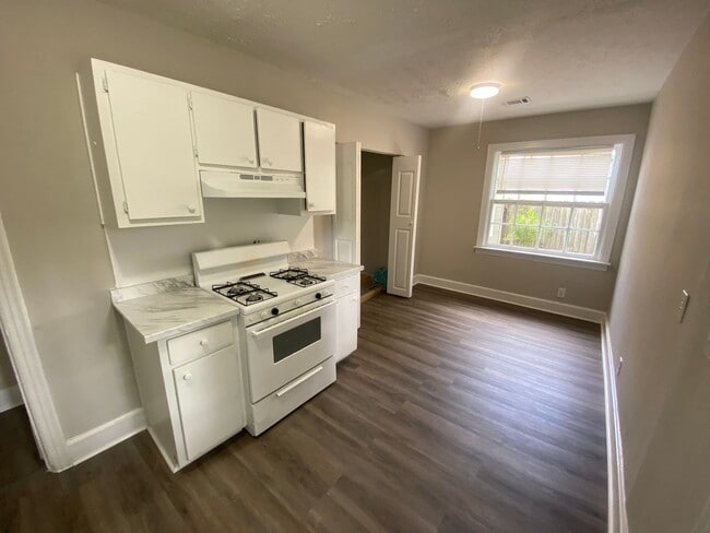 Photo - **AVAILABLE NOW**2 Bedroom / 1 Bathroom **Plus Bonus Room**Home for Rent in Midtown Columbus, GA***