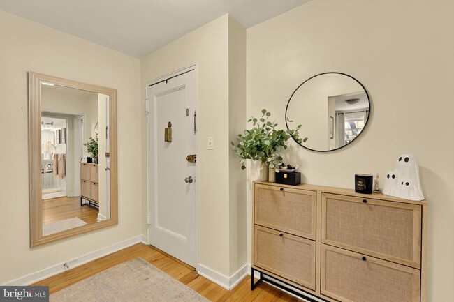 Building Photo - 2208 Colston Dr Unit C-302