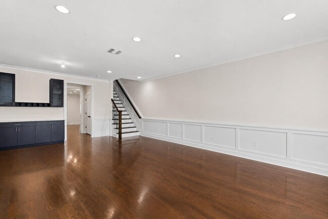 Photo - 1627 John St Unit A