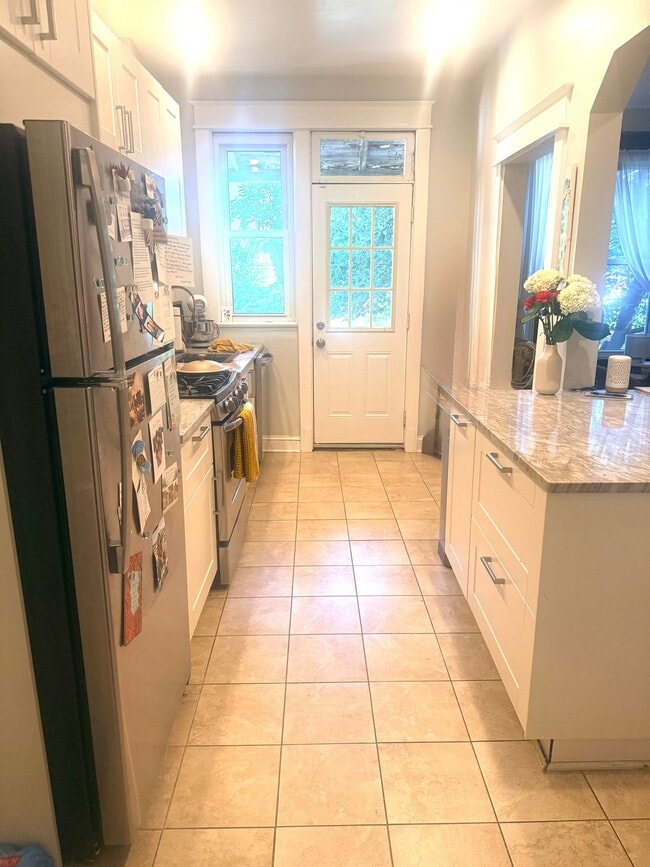 Photo - 1216 E St NE