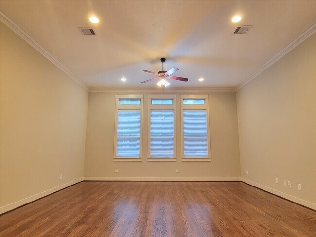 Photo - 1237 Hobbs Reach Ln