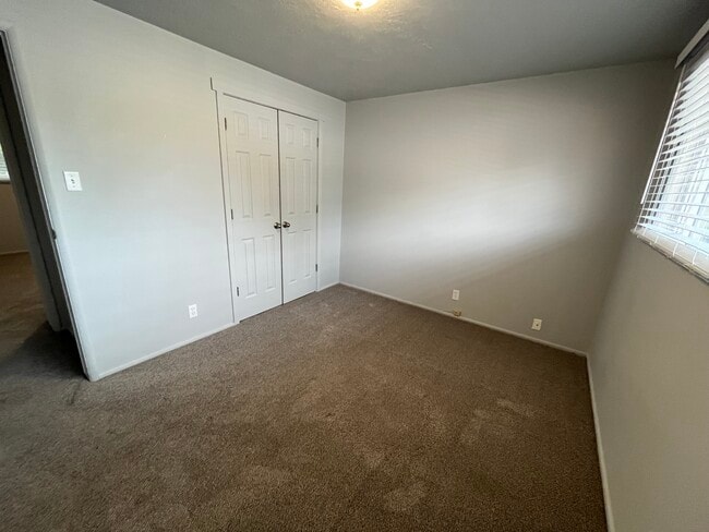 160 N 400 E Unit 160
