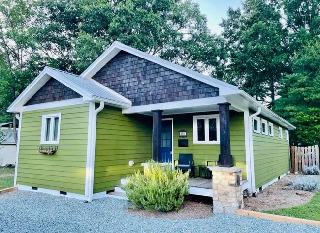 Photo - 501 E Poplar Ave