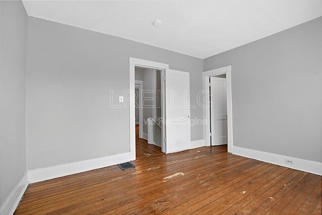 Photo - 627 S 38th St