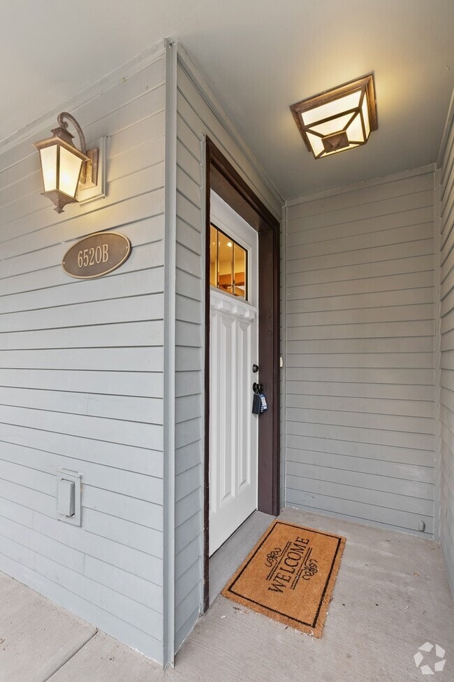 Building Photo - Immaculate West Seattle Townhome