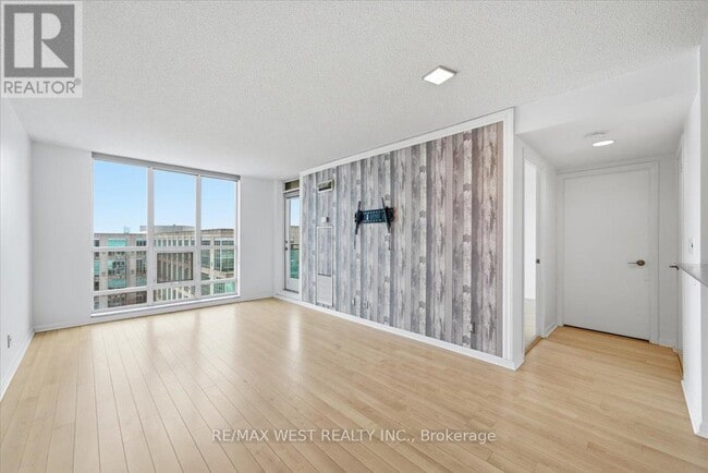 Photo - 185 Legion Rd N Unité 1716