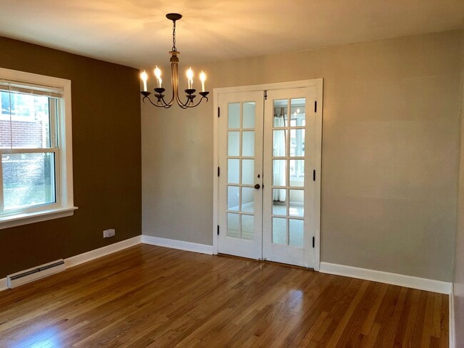 Photo - Well Maintained 3Bed/2Bath Single Family HUGE Backyard!