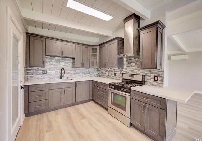 Photo - 1320 Monroe St