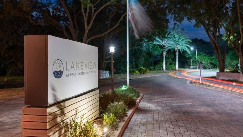 Photo - Lakeview at Palm Harbor Apartamentos