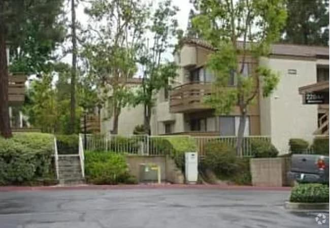 Building Photo - 22836 Hilton Head Dr Rental