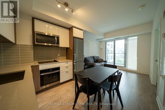 Photo - 543 Richmond St W Unit 725