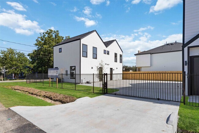 Photo - 4202 Kewanee St Unidad B