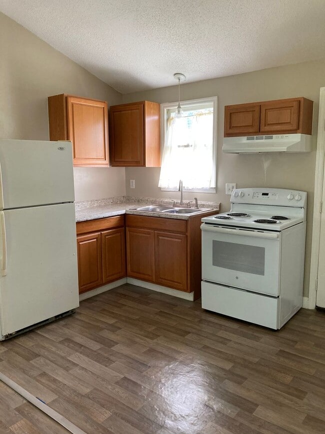 Photo - 1209 Main St