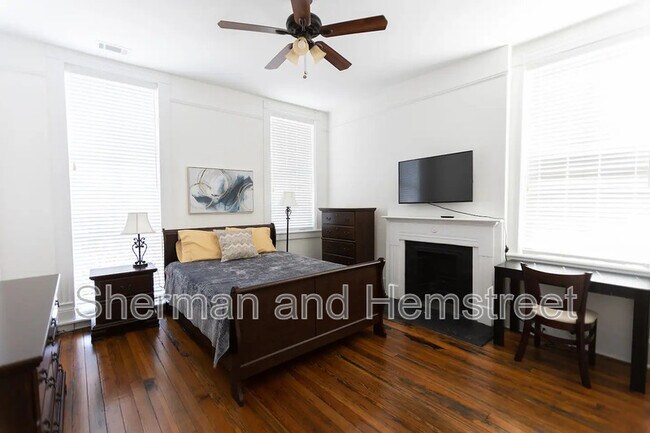 215 Twelfth Street Apt B