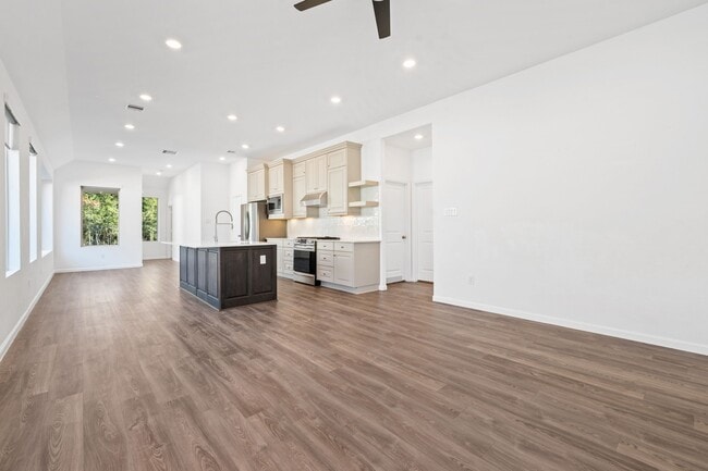 Photo - 4327 Camden Spgs Trl