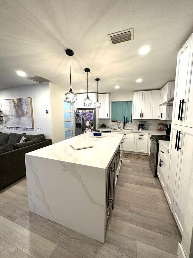 Photo - 2751 SW 4th Ct