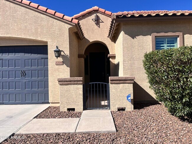 2208 E Indian Wells Dr