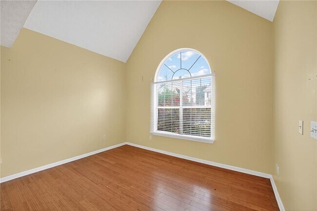 Photo - 245 Vaness Dr