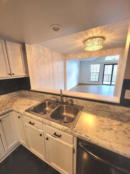 Photo - 1608 Shady Cove Ln