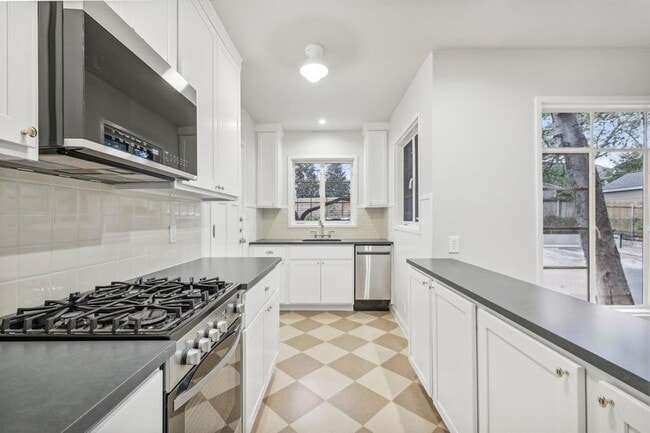 Photo - 3010 Windsor Rd Unit E