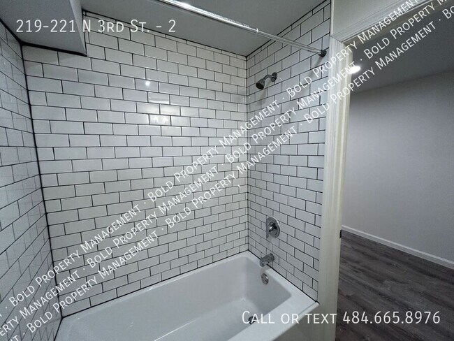 Photo - 219-221 N 3rd St.-2 Unidad 2
