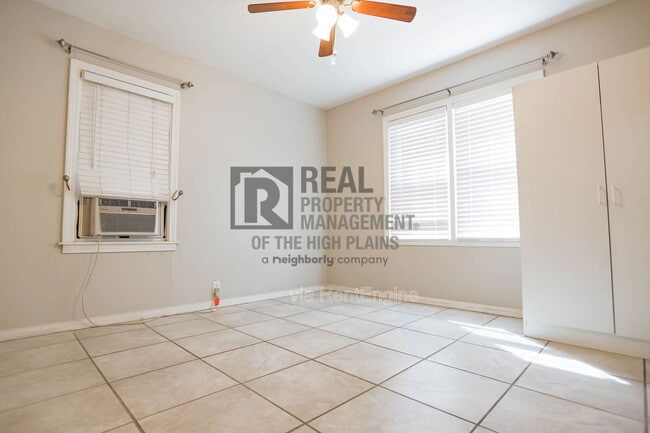 Photo - 1542 Parr St