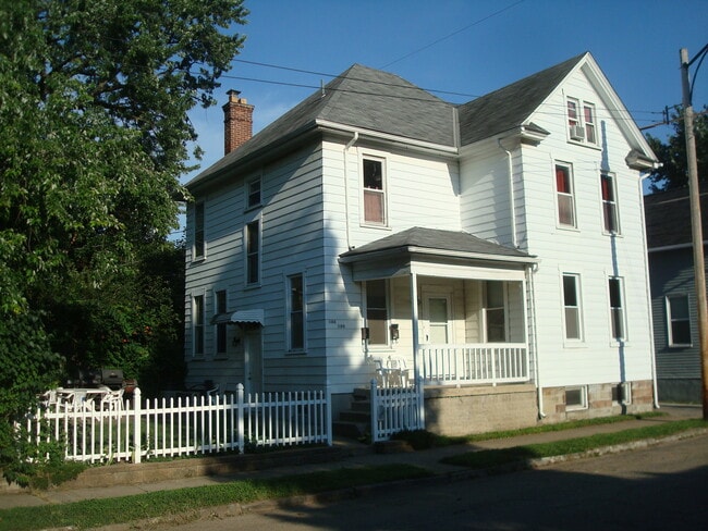 Building Photo - 1188 S 4th St Unit Near Schiller Park Rental
