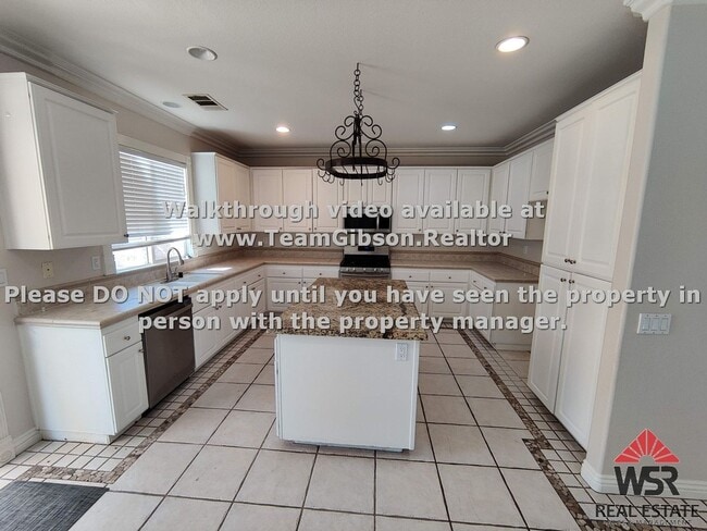 Photo - Beautiful 4 bedroom / 3 bathroom home