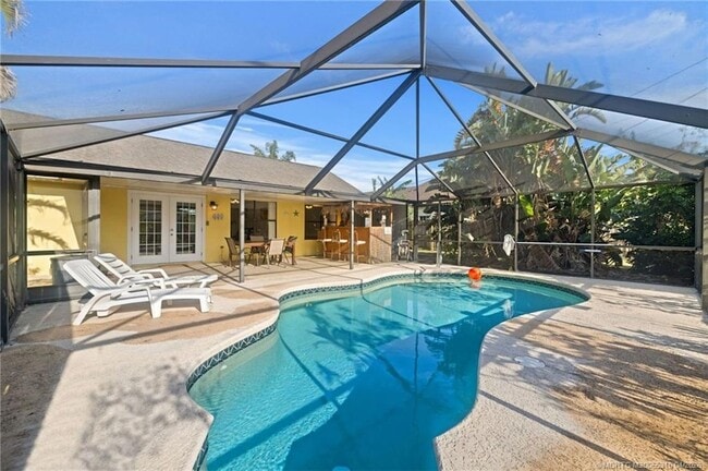 Building Photo - 2542 SW Kensington St