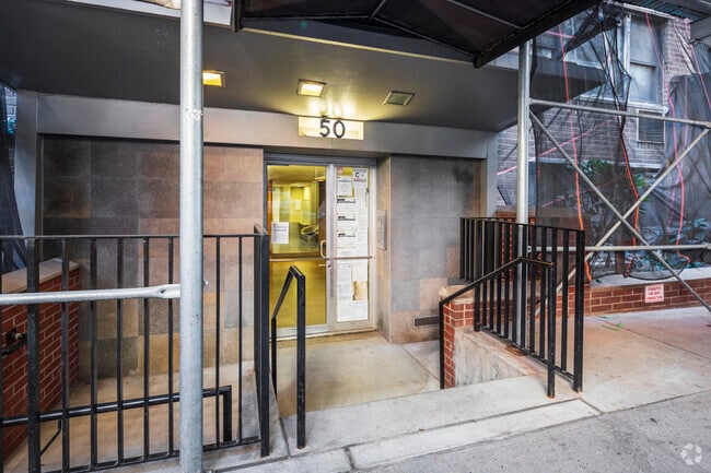 Entrance - 50 King St