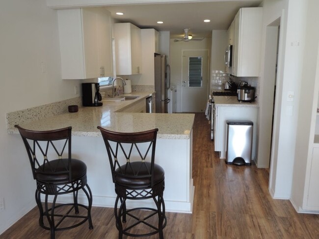 Photo - 553 Kumukahi Pl