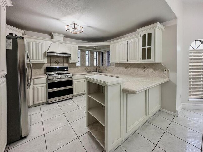 Photo - 2909 La Loma Drive